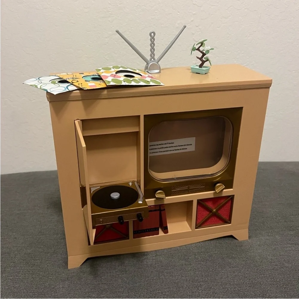 American girl Mary Ellen's TV console - Picture 2 of 6